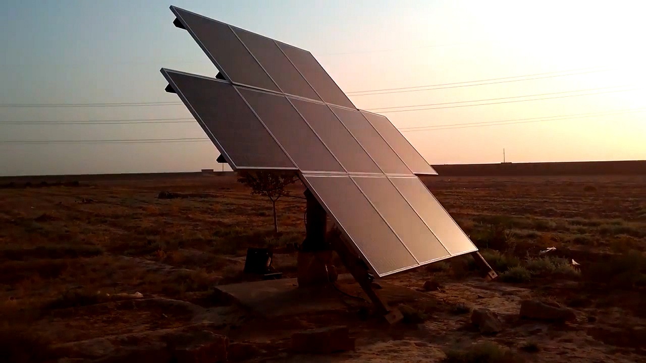 Deep well solar power water pump system